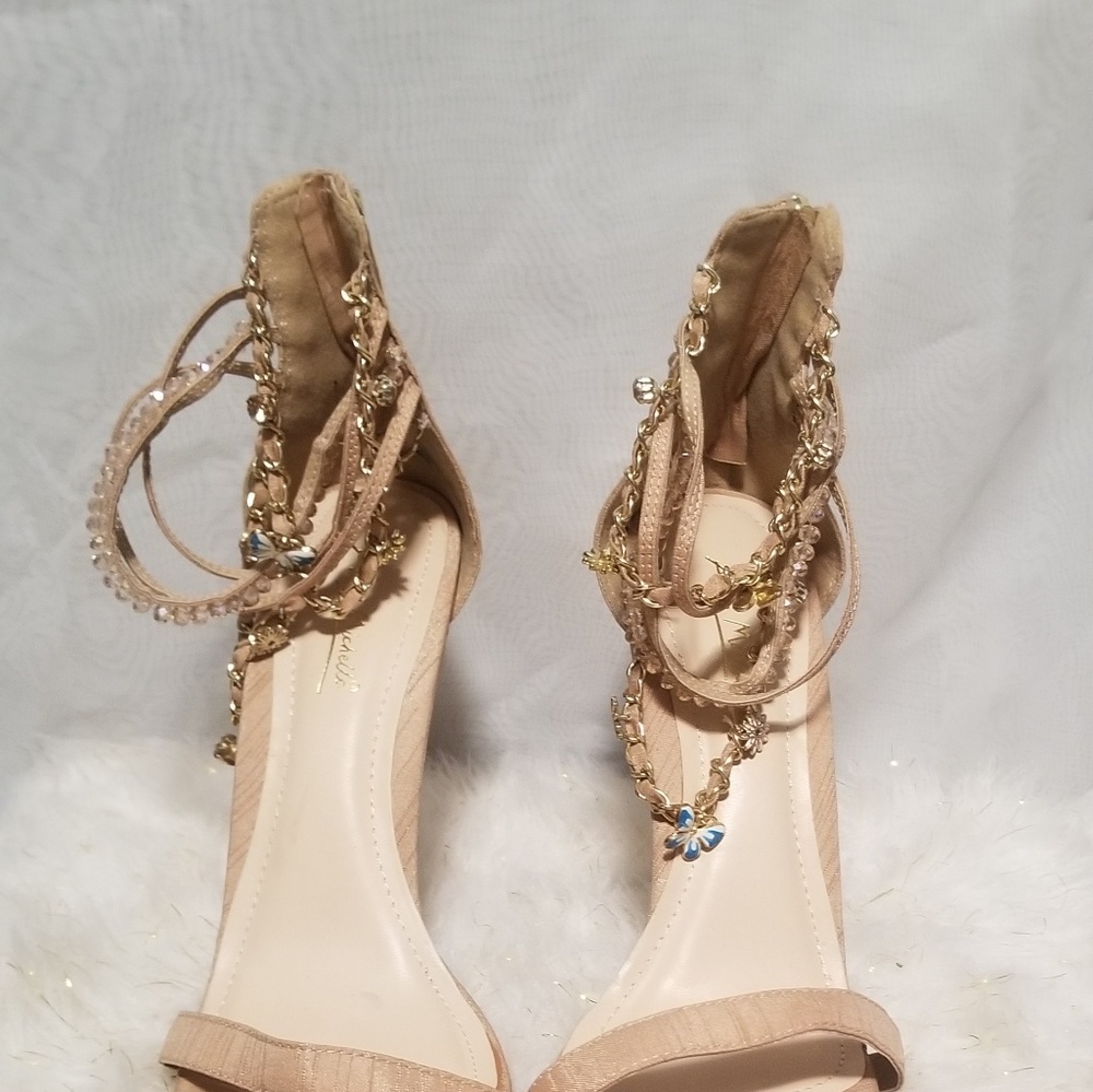 🎊Strappy Sandals🎊